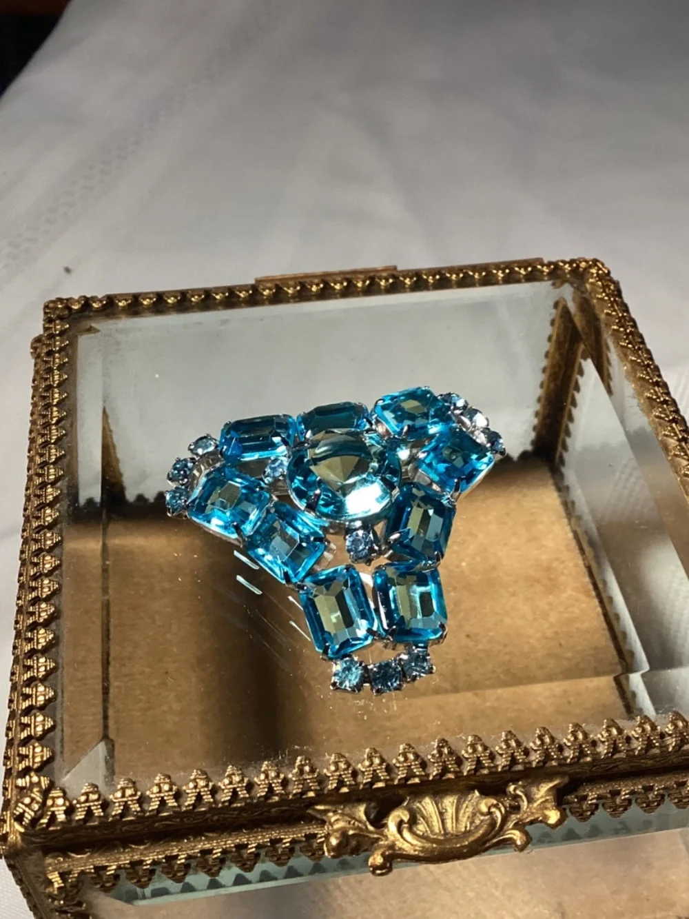 Art deco aquamarine colored vintage brooch. 💙💙💙💙💙RARE ONE 💃